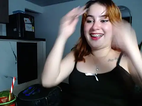 Snapshot of sweet_bella_29 chatting on May 19, 3:13 am sweet bella 29 online show from May 19, 3:13 am