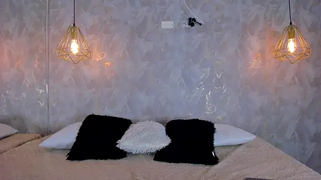 Snapshot of thalira_angels chatting on July 1, 2:07 pm thalira angels online show from July 1, 2:07 pm