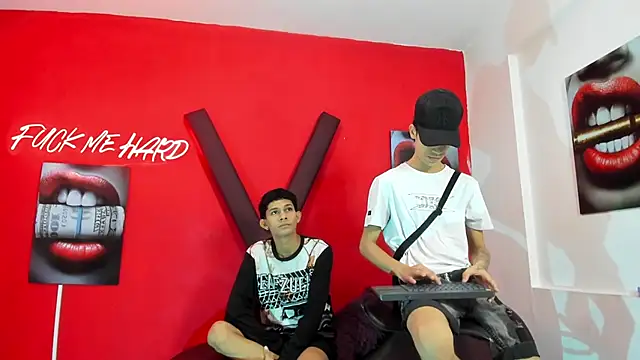 TWINKS BOYSX online show from May 18, 1:28 pm