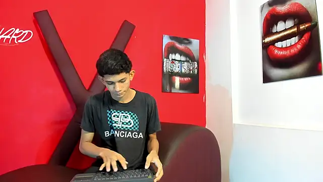 TWINKS BOYSX online show from May 23, 1:37 pm