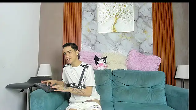 TWINKS BOYSX online show from June 3, 2:33 pm