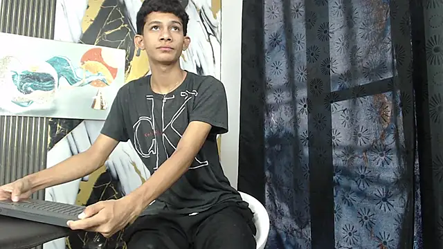 TWINKS BOYSX online show from June 11, 1:53 pm