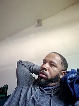 yoursexydaddy8181 online show from May 31, 1:40 pm