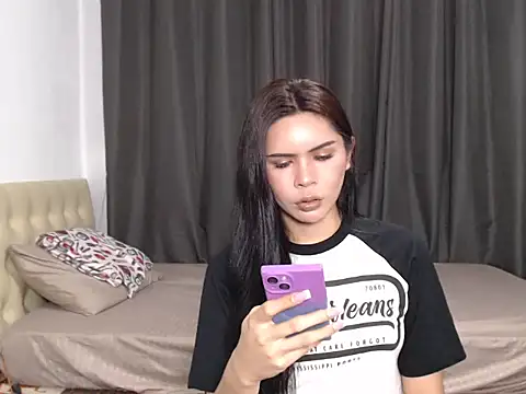 Snapshot of Alexandra_Kenn chatting on May 18, 1:17 pm Alexandra Kenn online show from May 18, 1:17 pm