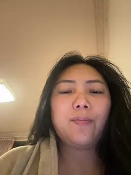 Snapshot of yanling668 chatting on May 11, 4:48 pm yanling668 online show from May 11, 4:48 pm