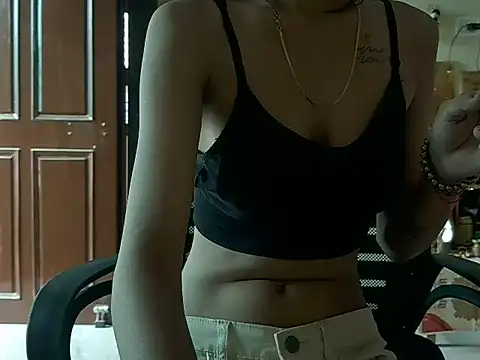 Snapshot of Sexyrossy7 chatting on June 9, 4:57 am Sexyrossy7 online show from June 9, 4:57 am