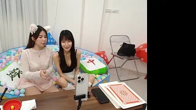 Snapshot of Qjiang202605 chatting on June 18, 12:09 pm Qjiang202605 online show from June 18, 12:09 pm