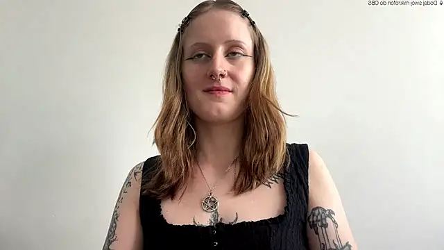 Snapshot of LaraLovely chatting on June 4, 12:33 pm LaraLovely online show from June 4, 12:33 pm