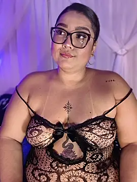 Snapshot of Im_DianaNoir chatting on May 13, 1:03 am Im DianaNoir online show from May 13, 1:03 am