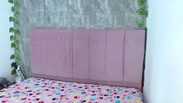 Snapshot of Alysrous_Mar chatting on May 8, 11:37 am Alysrous Mar online show from May 8, 11:37 am