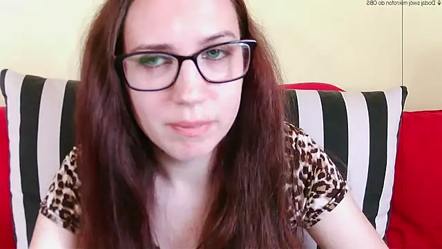 Snapshot of EmilyHotAngel chatting on June 2, 3:47 pm EmilyHotAngel online show from June 2, 3:47 pm