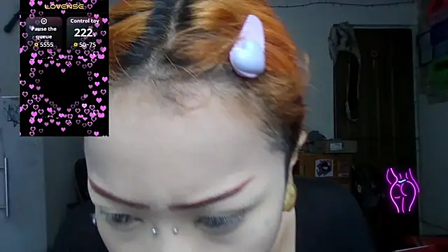 Snapshot of suky_fox chatting on May 18, 4:13 pm suky fox online show from May 18, 4:13 pm