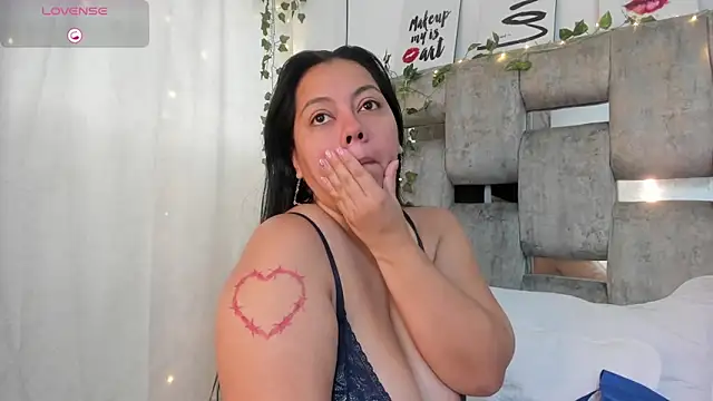 EmmyBellamy online show from June 12, 12:48 pm