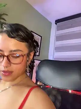 Lusiana   online show from June 4, 11:22 pm