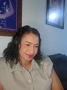 Snapshot of mell0102 chatting on May 14, 11:17 am mell0102 online show from May 14, 11:17 am