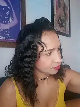 Snapshot of mell0102 chatting on May 18, 12:00 pm mell0102 online show from May 18, 12:00 pm