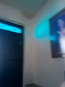 Snapshot of mell0102 chatting on May 31, 12:45 pm mell0102 online show from May 31, 12:45 pm