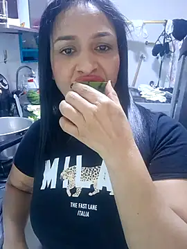 mell0102 online show from July 6, 5:04 pm