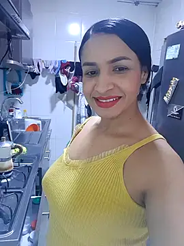 mell0102 online show from July 15, 4:12 pm