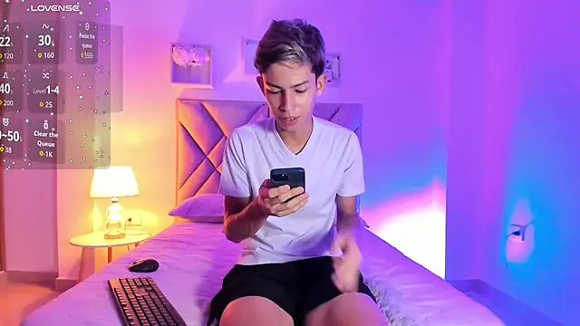 Baby noahtt online show from June 26, 1:48 pm