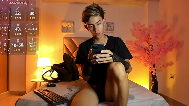 Baby noahtt online show from July 9, 1:59 pm