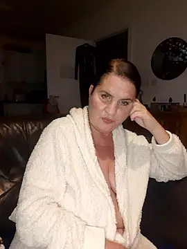Snapshot of Velvet-Milf chatting on June 14, 7:16 pm Velvet-Milf online show from June 14, 7:16 pm