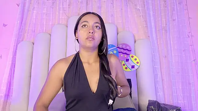 Hollyyqueen  online show from June 23, 7:23 pm