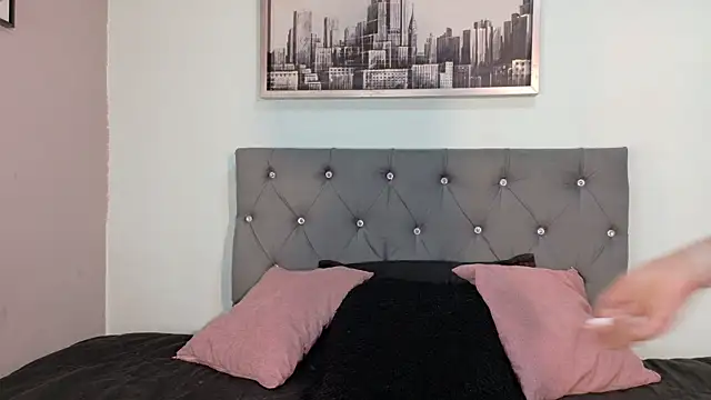 Hollyyqueen  online show from July 21, 9:06 pm