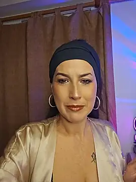 Snapshot of MorganaMystic chatting on June 6, 10:25 pm MorganaMystic online show from June 6, 10:25 pm