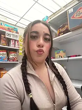 Snapshot of IvySanchez_Pinkk chatting on June 2, 5:15 pm IvySanchez Pinkk online show from June 2, 5:15 pm