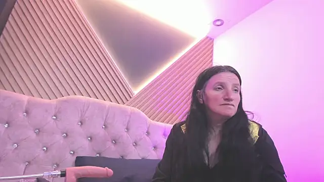 Snapshot of CloeMature chatting on June 8, 2:56 am CloeMature online show from June 8, 2:56 am