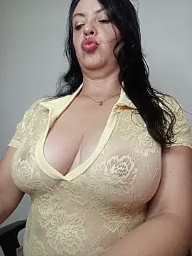 Snapshot of EvaRoberts_1 chatting on May 29, 2:37 pm EvaRoberts 1 online show from May 29, 2:37 pm