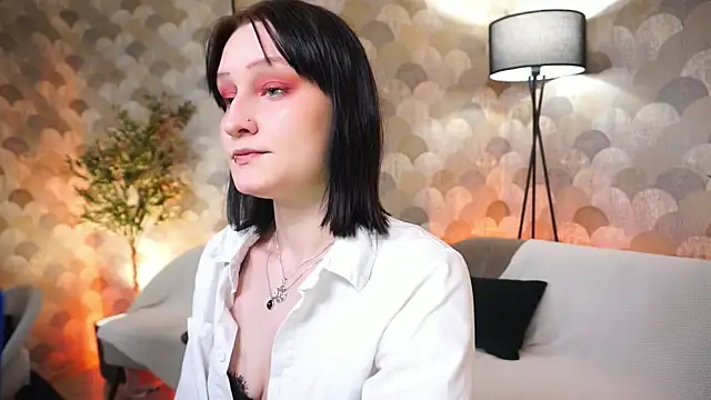 VelvetLily  online show from June 6, 9:19 pm