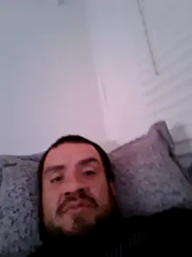 Snapshot of Almircorral2211 chatting on June 14, 7:43 am Almircorral2211 online show from June 14, 7:43 am