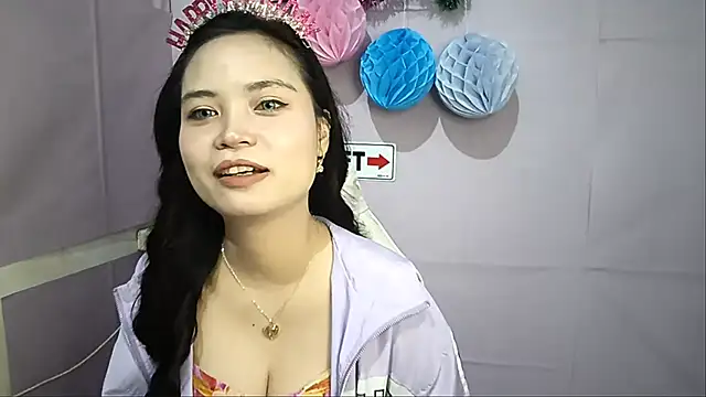Snapshot of FerminaBoutwell chatting on May 22, 1:28 pm FerminaBoutwell online show from May 22, 1:28 pm
