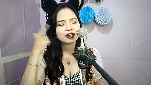 Snapshot of FerminaBoutwell chatting on May 23, 9:13 am FerminaBoutwell online show from May 23, 9:13 am