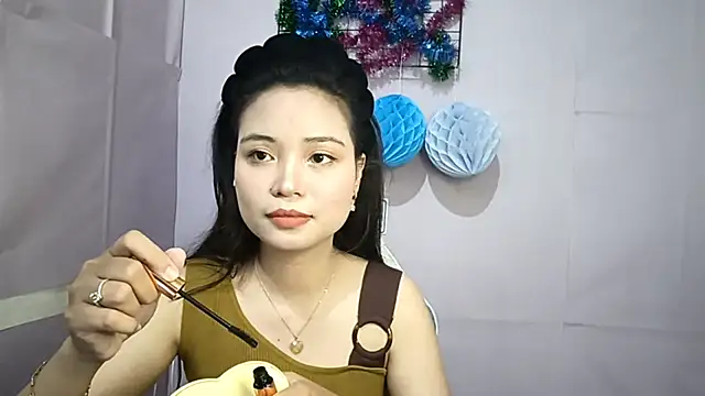 Snapshot of FerminaBoutwell chatting on June 3, 11:13 am FerminaBoutwell online show from June 3, 11:13 am