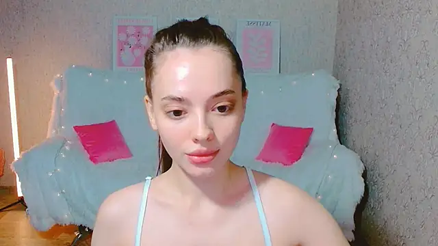 SiennaMia online show from June 6, 5:39 pm