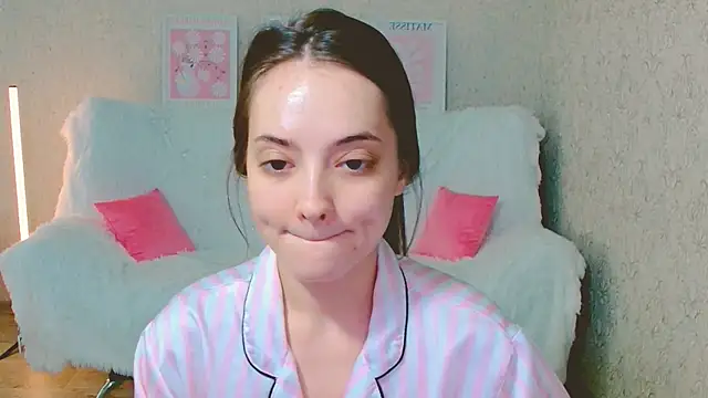 SiennaMia online show from June 8, 4:13 am