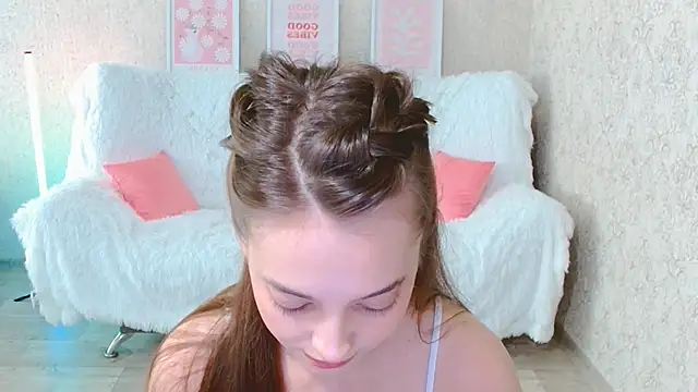 SiennaMia online show from June 9, 8:48 am