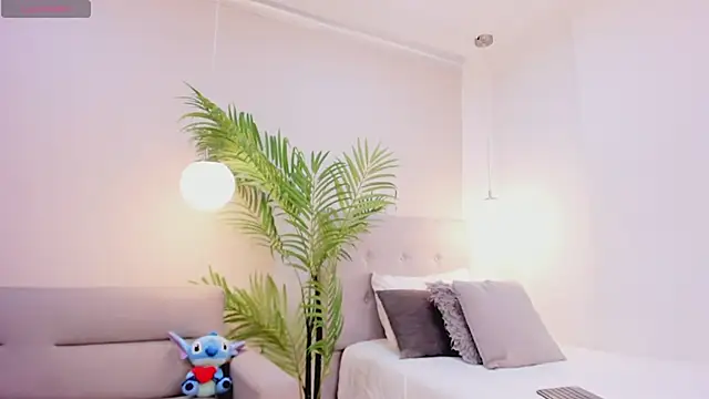 Snapshot of Ella_carter_ chatting on June 6, 12:21 pm Ella carter online show from June 6, 12:21 pm