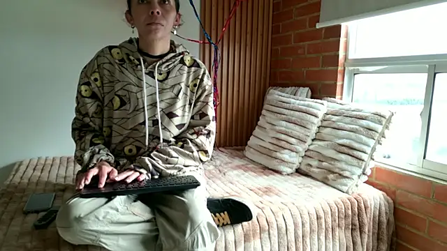 alissonandree online show from July 11, 1:36 pm