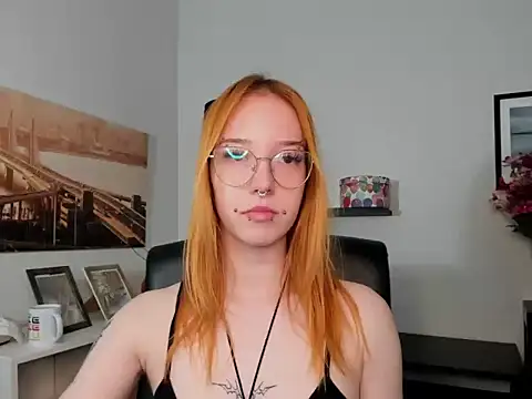 Snapshot of foxSonya chatting on May 25, 5:46 am foxSonya online show from May 25, 5:46 am