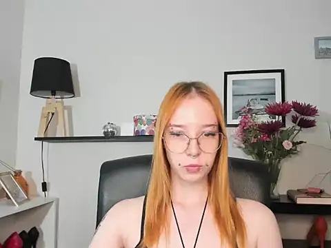 Snapshot of foxSonya chatting on June 8, 5:41 am foxSonya online show from June 8, 5:41 am