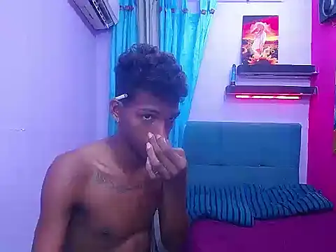Snapshot of black_twinks chatting on May 16, 9:46 pm black twinks online show from May 16, 9:46 pm