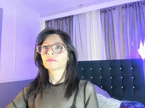 Snapshot of lena_gray chatting on May 16, 12:37 pm lena gray online show from May 16, 12:37 pm