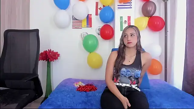 Snapshot of marithorner_ chatting on June 14, 2:30 pm marithorner online show from June 14, 2:30 pm