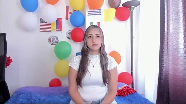 Snapshot of marithorner_ chatting on June 16, 2:19 pm marithorner online show from June 16, 2:19 pm