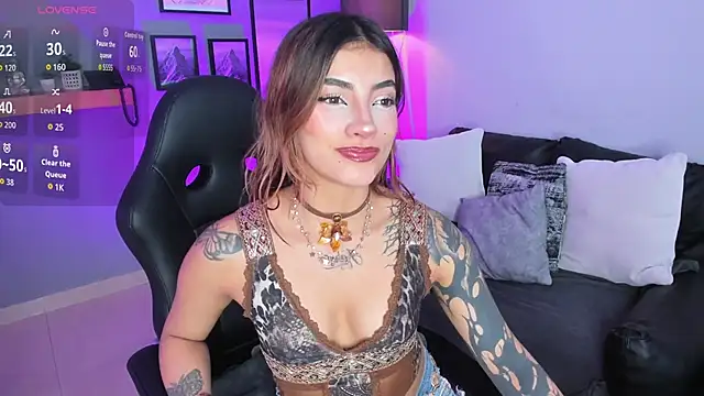 Snapshot of gamora_evans chatting on June 9, 1:34 pm gamora evans online show from June 9, 1:34 pm
