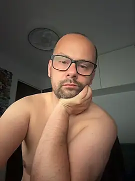 NakedAndrewHot online show from June 26, 12:04 am